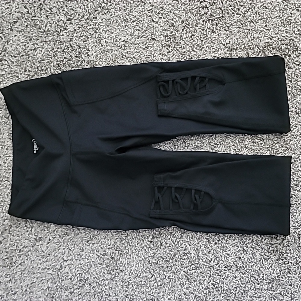 Old Navy Powersoft Leggings with Detail on Back EUC
